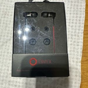 Onyx noise canceling headphones